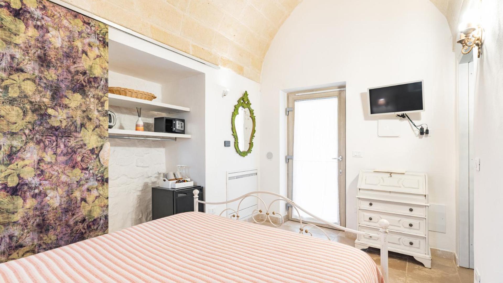 Bed and Breakfast Petranima Wellness In Trulli Остуни Экстерьер фото